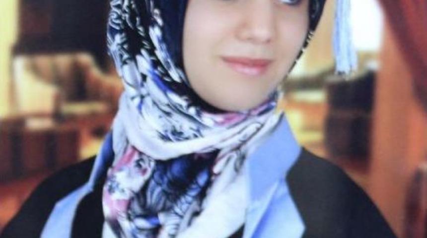 Boğazı Kesilerek &Ouml;ld&uuml;r&uuml;len Gen&ccedil; Kadın Gece Toprağa Verildi