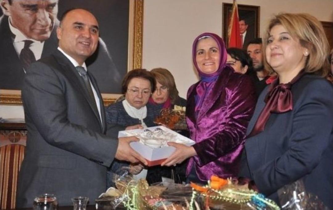 İlk T&uuml;rk Kadın Mitinginin 95. Yıld&ouml;n&uuml;m&uuml; T&ouml;renle Kutlandı