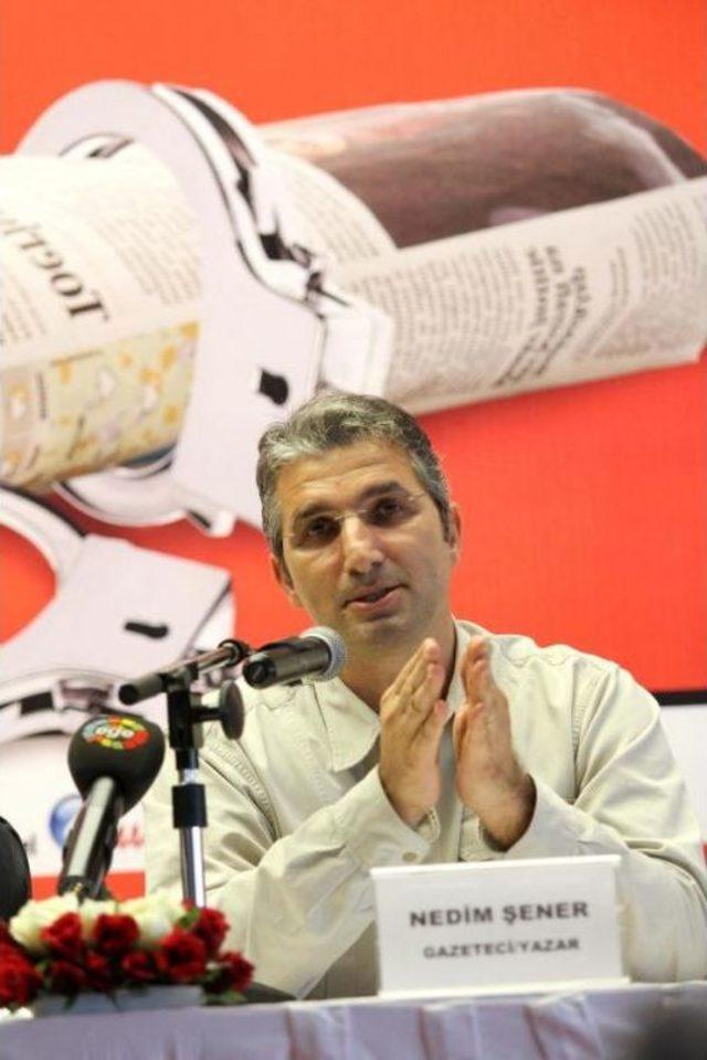 Karşıyaka da İnsan Hakları Ve Gazetecilik Paneli 2