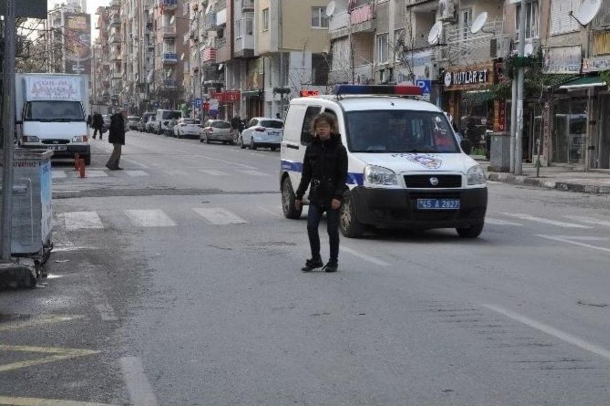 Yedi Aydır Otomobilde Yatan Kız Girdiği Kadın Sığınma Evinden Ka&ccedil;tı