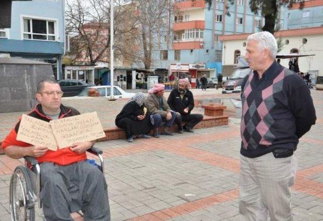 Engelliden Tek Kişilik 'evlenmek İstiyorum' Eylemi