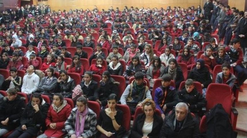 Hakkari&rsquo;de &lsquo;insan Hakları&rsquo; Konferansı