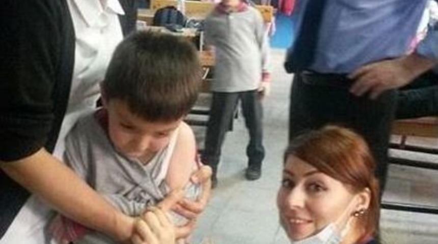 Ulus&rsquo;ta &Ccedil;ocuklara Aşı Yapıldı