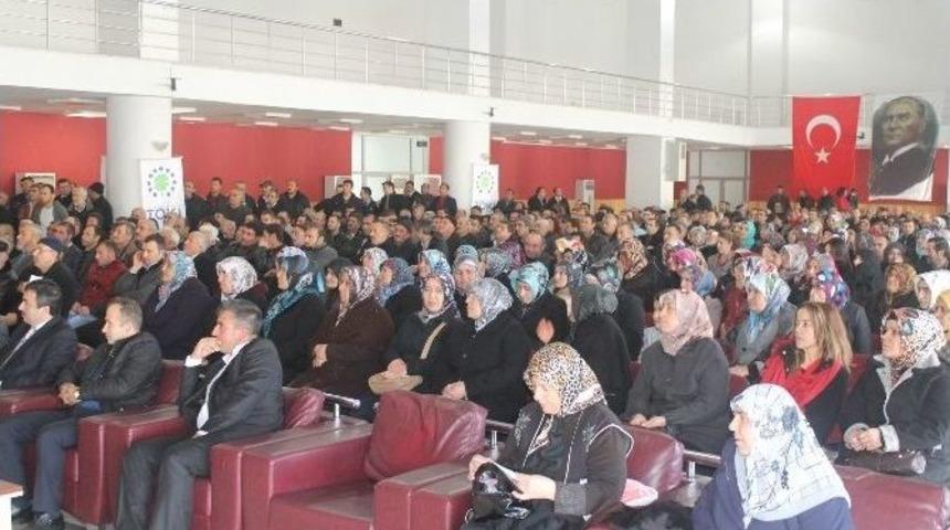 Akdağmadeni İl&ccedil;esinde Toki Konutları Kurası &Ccedil;ekildi