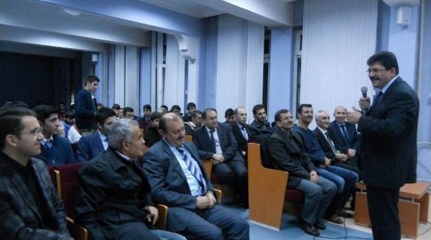 Rekt&ouml;r Yardımcısı Yılmaz, Okuduğu Okulda &Ouml;ğrencilerle Buluştu