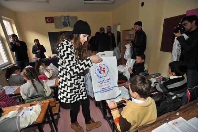 Trabzonlu Eski Milli Boksör Gökhan Kazaz Köy Okulunda Öğretmenlik Yapıyor 1