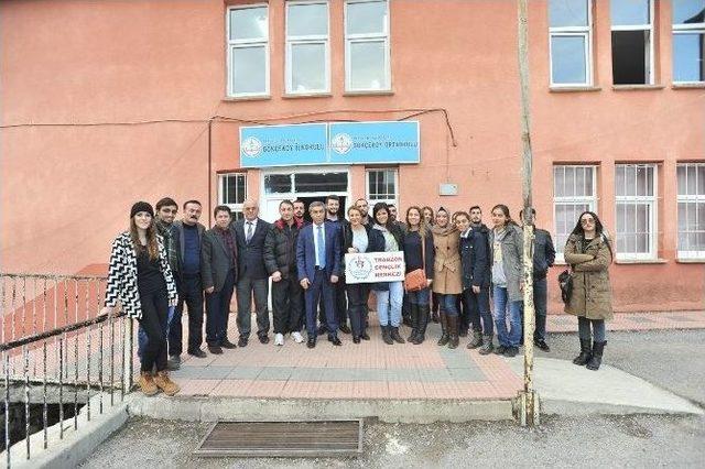 Trabzonlu Eski Milli Boksör Gökhan Kazaz Köy Okulunda Öğretmenlik Yapıyor 2