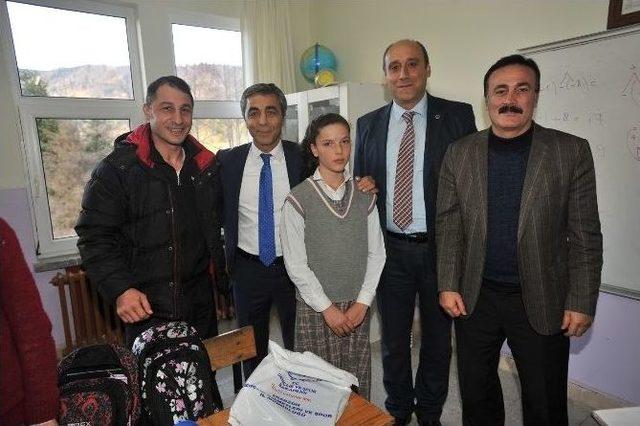 Trabzonlu Eski Milli Boksör Gökhan Kazaz Köy Okulunda Öğretmenlik Yapıyor 3