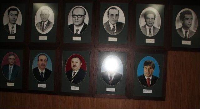 Eski Vali Akpınar, Kararname İle G&ouml;reve İade Edildi 1