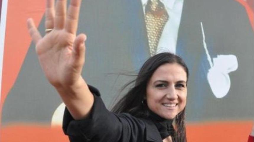 &Ccedil;alıkuşu Dilek &Ouml;ğretmen Ilk 10&rsquo;A Giremedi