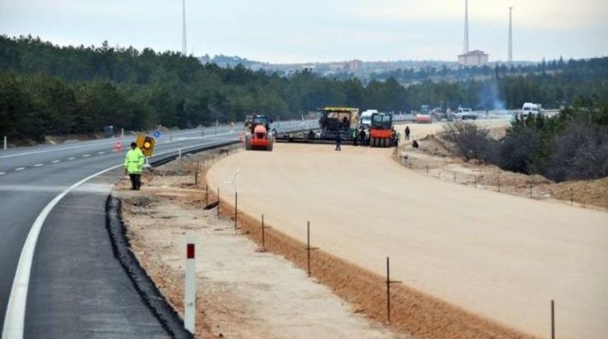 Karaman-mersin Karayolu&rsquo;nda Sıcak Asfalt &Ccedil;alışmaları