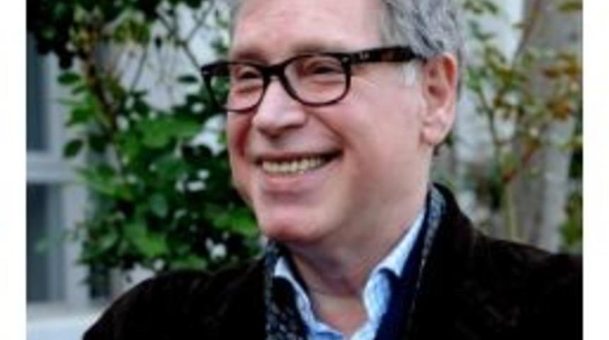 Edebiyat&ccedil;ı Enver Ercan&rsquo;a Kurumsal Sosyal Sorumluluk &Ouml;d&uuml;l&uuml;