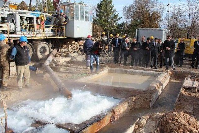 Sıcak &Ccedil;ermik&rsquo;te Yeni Kuyu Hizmete A&ccedil;ılacak 2