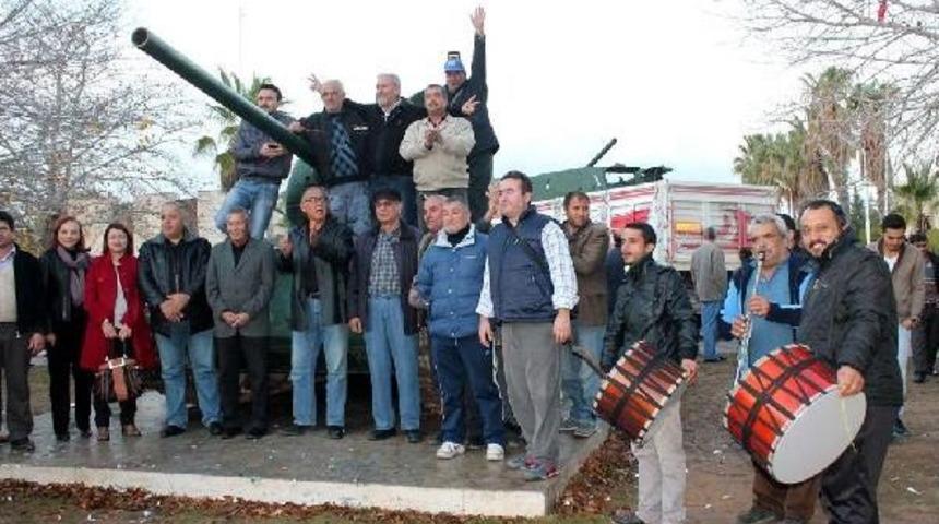 Kıbrıs Şehitliği'nden G&ouml;t&uuml;r&uuml;len Tank İade Edildi (2)