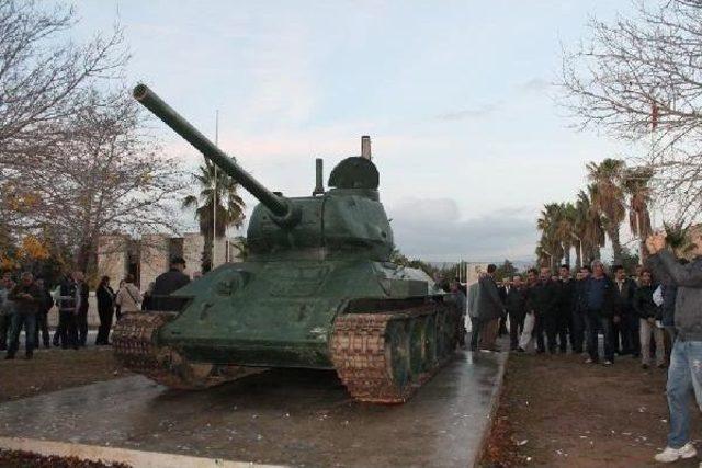 Kıbrıs Şehitliği'nden Götürülen Tank İade Edildi (2)