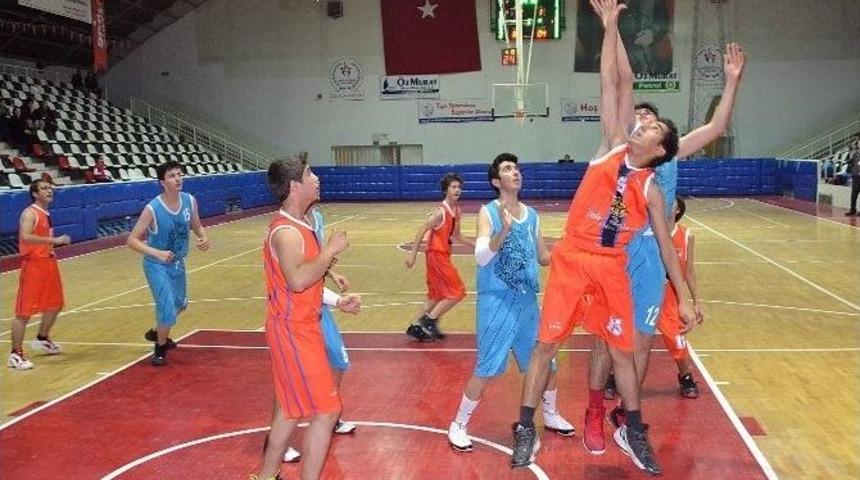 4 Kişi Oynadıkları Ma&ccedil;ı Kazandılar