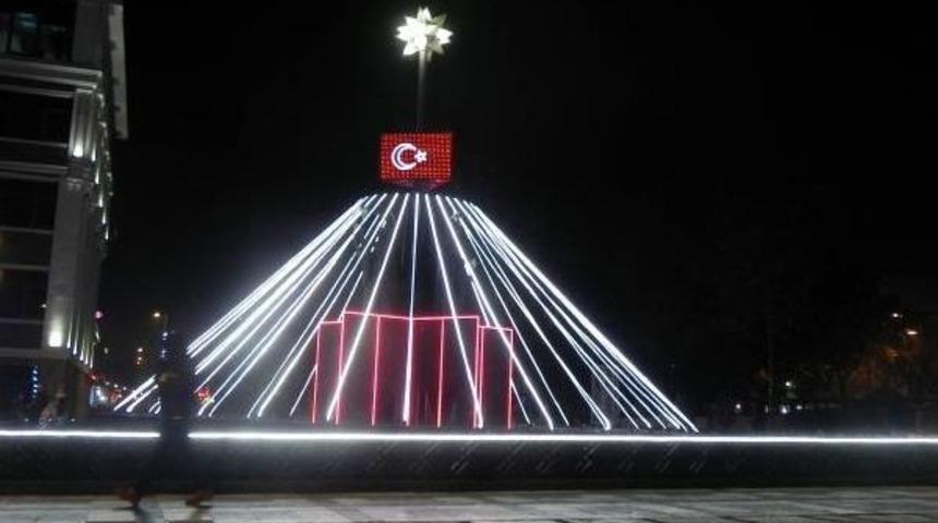 Avcılar'a 'yılbaşı Işığı' Erken Geldi