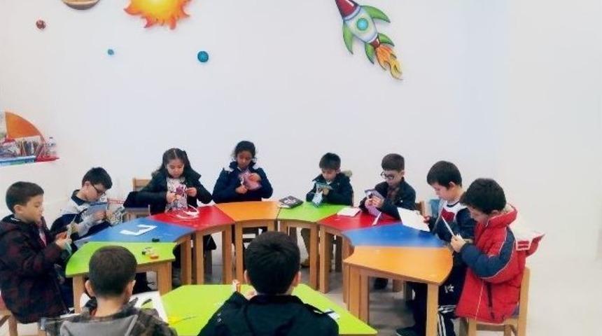 Minik Mucitler Btm&rsquo;de Keşfe &Ccedil;ıkıyor