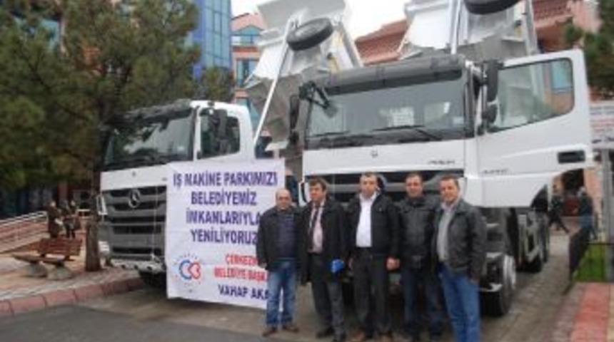 Çerkezköy Belediyesi Yeni Aldığı Araçları Teşhir Ediyor