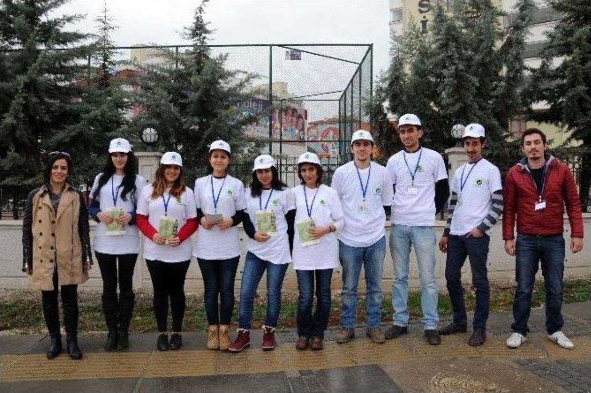 Yenimahalle Ve &Ccedil;evko &Ccedil;evre İ&ccedil;in El Ele