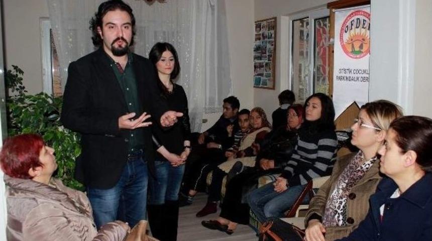 Otistik &Ccedil;ocuklara M&uuml;zik Eğitimi