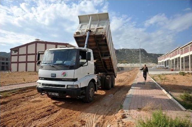 Varsak Sanayi’nin Yolları Asfaltlanıyor