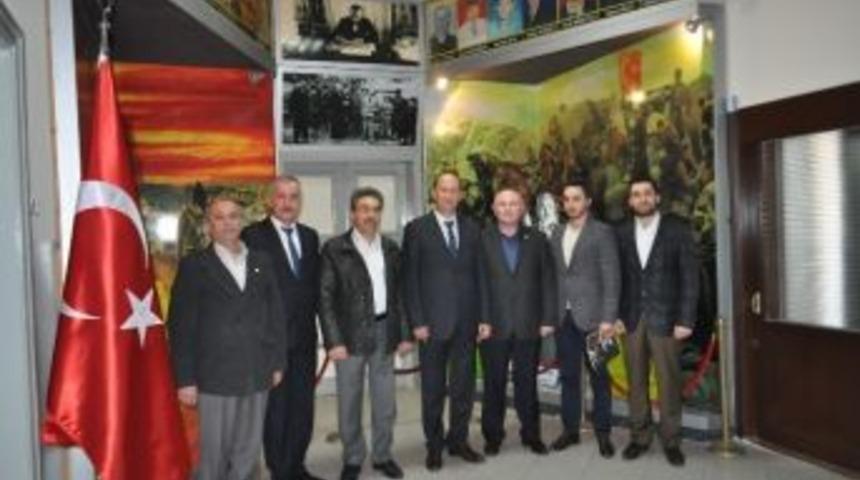 Gaziantepli İş Adamlarından Demirci Kaymakamına Ziyaret