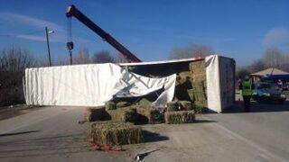 Amasya’da Tır Devrildi