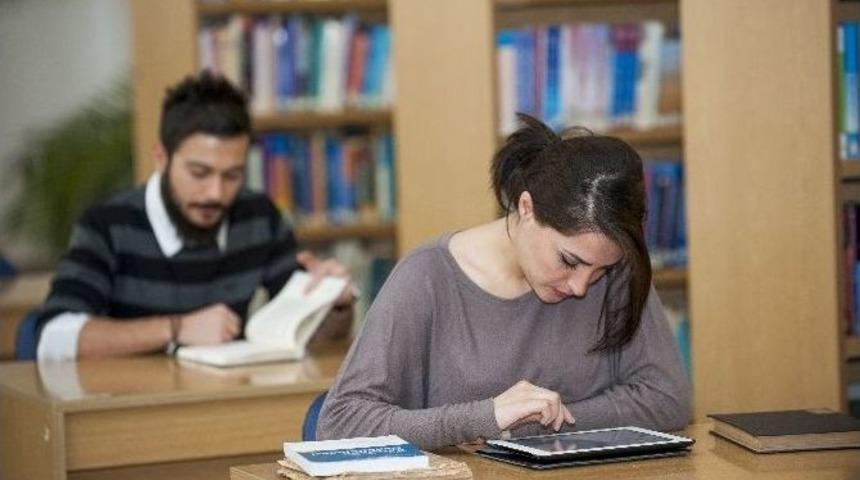 Anadolu &Uuml;niversitesi K&uuml;t&uuml;phanesinden Tablet Bilgisayar Hizmeti