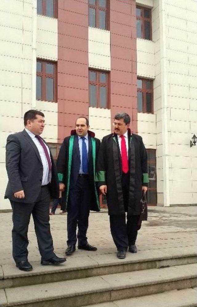 Savcı &Ouml;z&rsquo;&uuml;n Tweet Davası Başladı 1