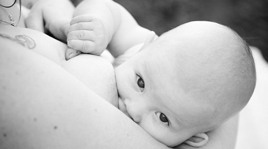 ''Emzirmek utanılacak bir şey değil!''