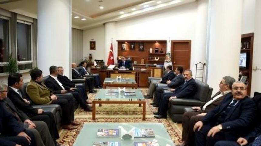 Darende Heyeti, Başkan Ahmet &Ccedil;akır&rsquo;ı Ziyaret Etti