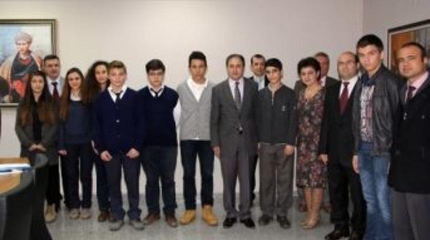 Dereceye Giren &Ouml;ğrencilere &Ouml;d&uuml;lleri Verildi