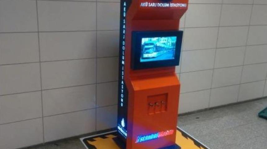 Engellilerin Ak&uuml;l&uuml; Ara&ccedil;ları İ&ccedil;in Metrolara Şarj &Uuml;niteleri Konuldu