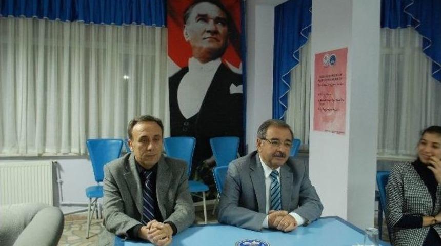 Belediye Başkanı &Ouml;zacar &Ouml;ğrencilerle Buluştu