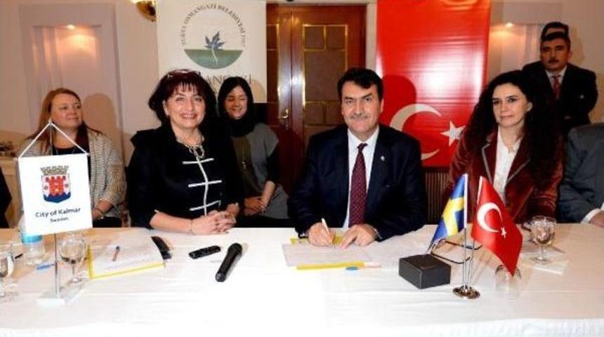 Bursa'da Avrupa Yerel Yaşamda Kadın Erkek Eşitliği Şartı İmzalandı