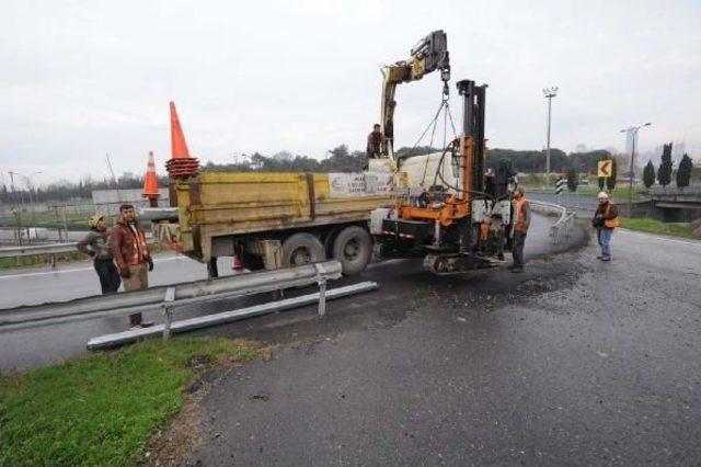 Virajı Alamayan S&uuml;r&uuml;c&uuml;, A&ccedil;ık Bariyerden Tem Yoluna D&uuml;şt&uuml; 3
