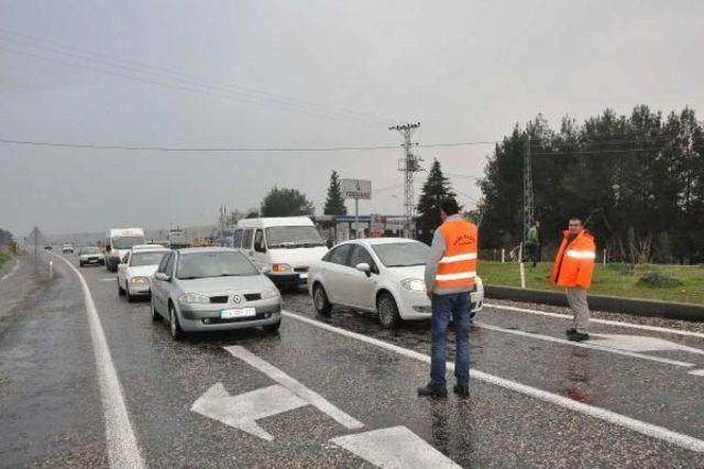 Adıyaman'da Taşeron İşçiler Yol Kapattı