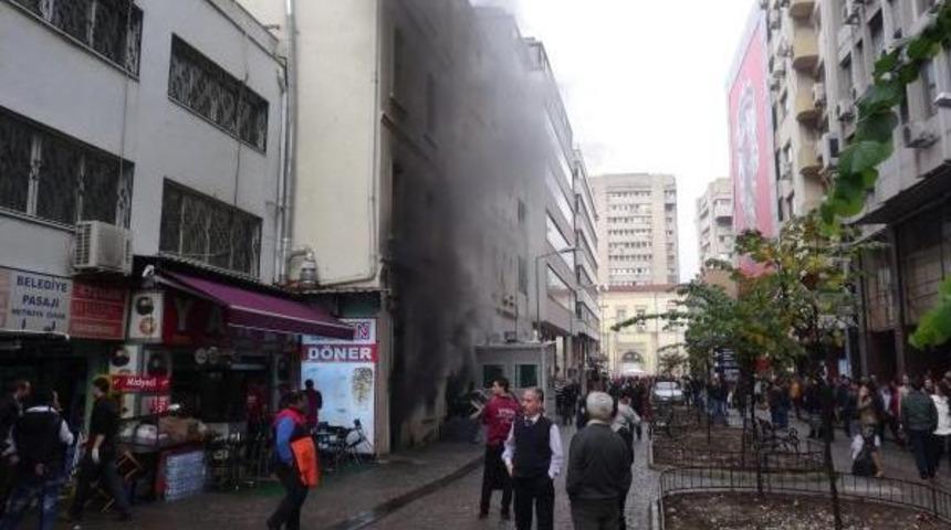 Kemeraltı Karakolu'nda Yangın Korkuttu