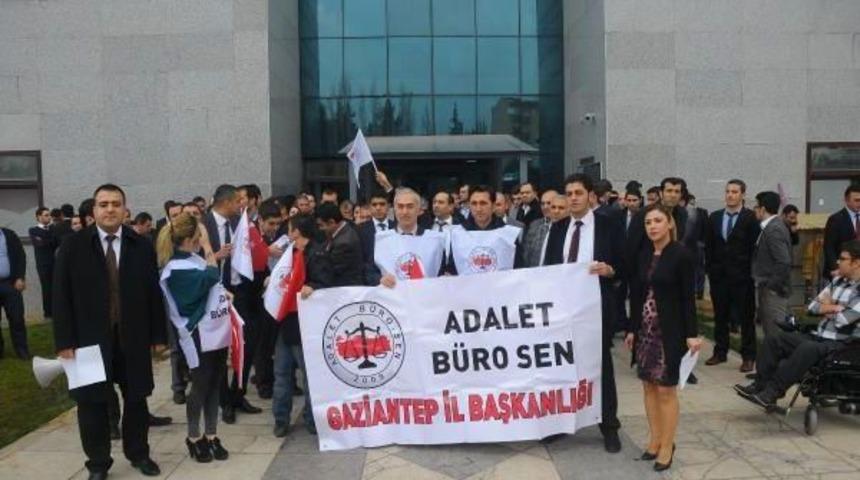Gaziantep'te Avukatın Zabıt Katibine Saldırısına Tepki