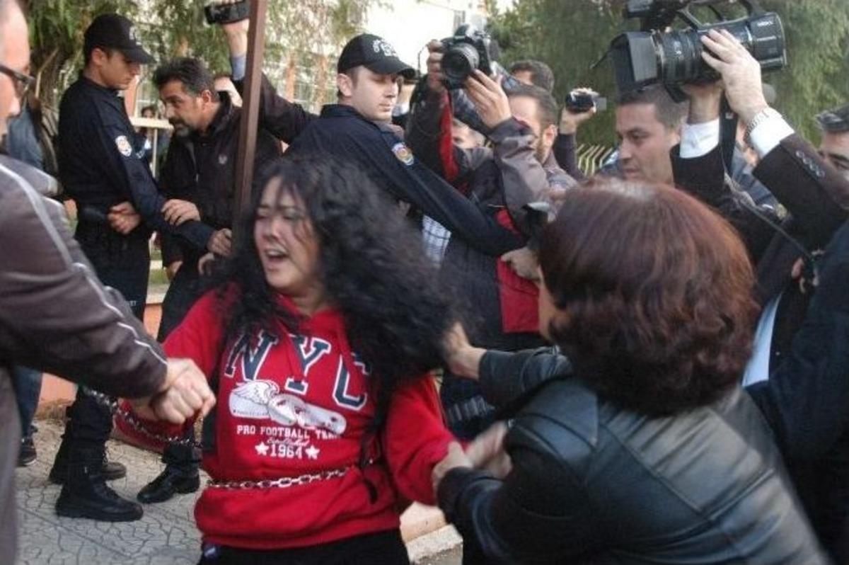 Osmanlıca Protestocularına G&ouml;zaltı