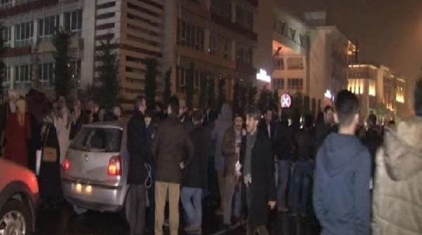 G&ouml;zaltı Tweet'i Sonrası İstanbul Emniyeti &Ouml;n&uuml;nde Eylem