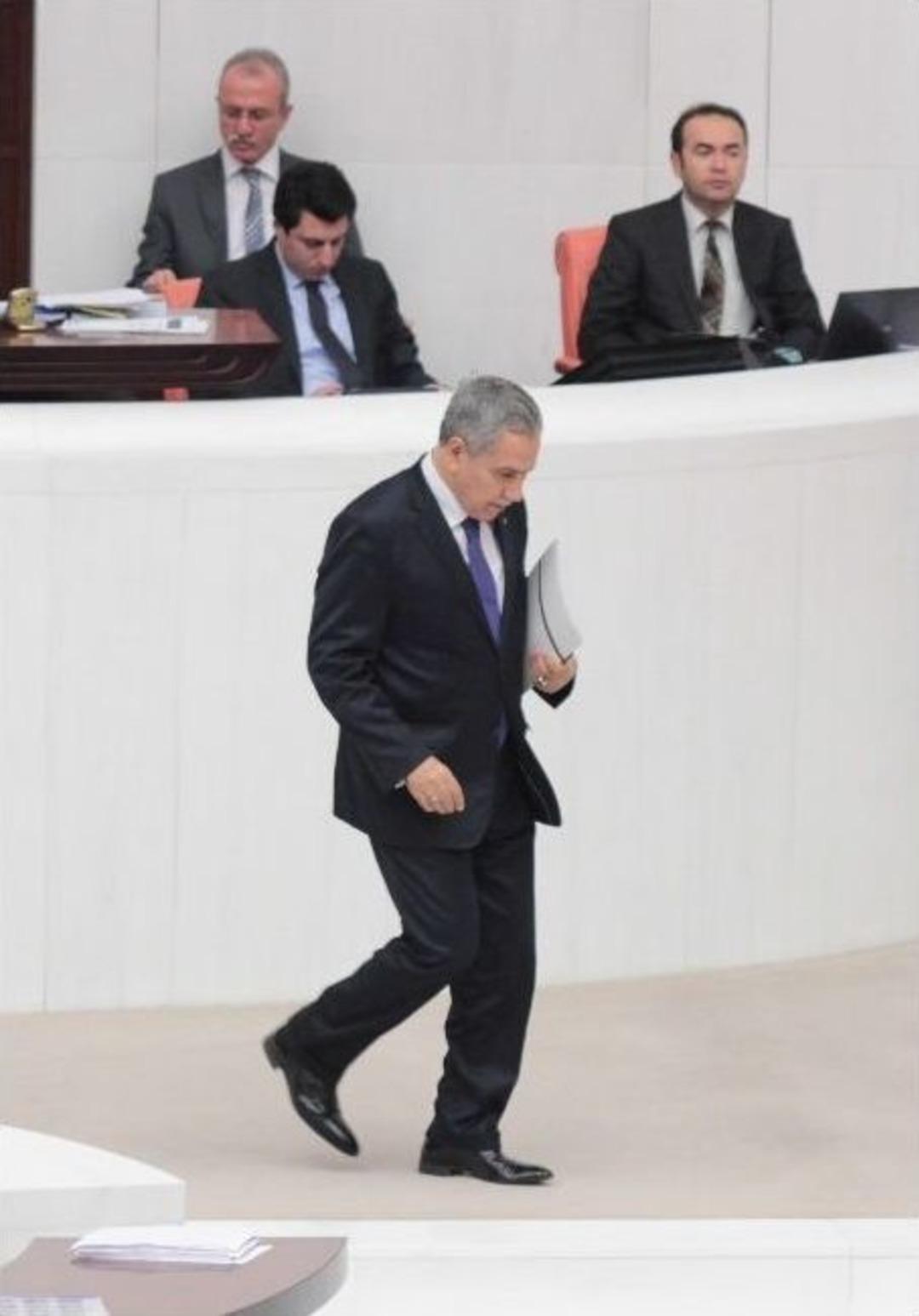 Arın&ccedil;&rsquo;tan Milletvekillerine Ders Gibi Konuşma