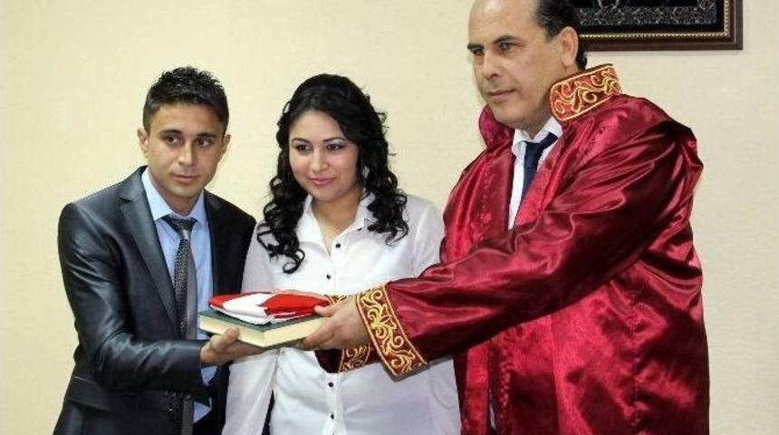 Başkan Ozan&rsquo;dan Gen&ccedil; &Ccedil;iftlere Anlamlı Hediye