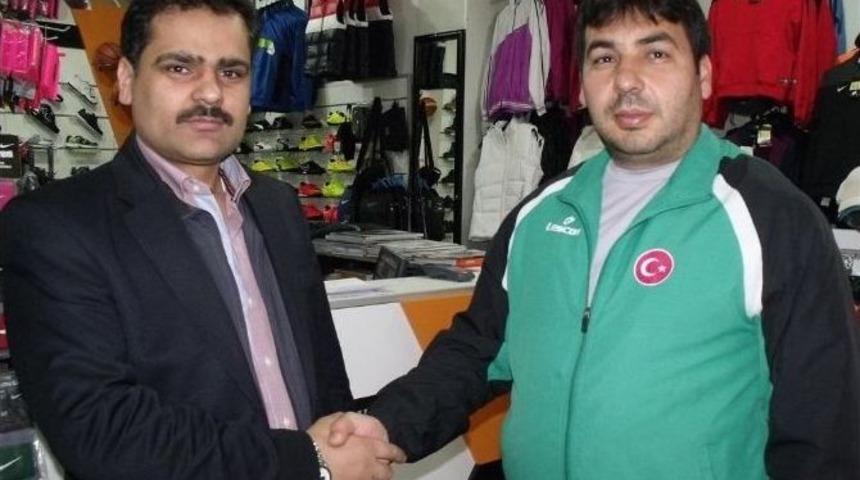 Alaşehir&rsquo;deki Milli Sporculara Destek