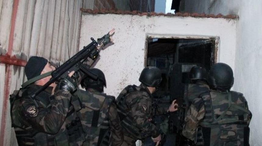 Film Gibi Operasyona 30 Tutuklama