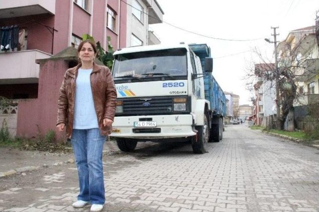 Hasta Eşine Yardım İ&ccedil;in Bindiği Kamyonda 7 Yıldır Direksiyon Sallıyor