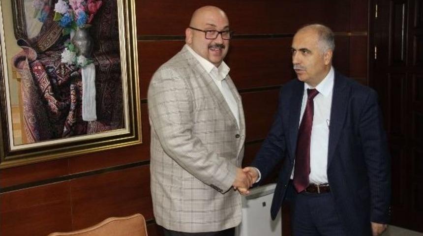 Giresunspor&rsquo;dan Vali Karahan Ve Belediye Başkanı Aksu&rsquo;ya Ziyaret