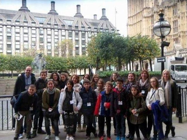 Yılmazk&ouml;yl&uuml; &Ouml;ğrenciler İngiltere&rsquo;de Proje &Ccedil;alışmasına Katıldı 1
