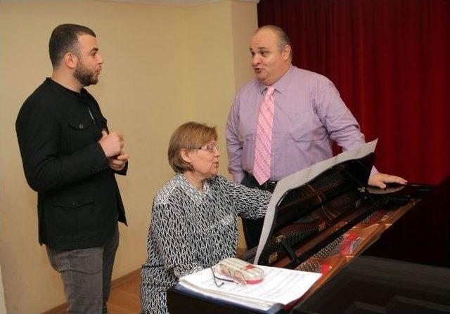 D&uuml;nyaca &Uuml;nl&uuml; Tenor &Uuml;n&uuml;şan Kuloğlu&rsquo;ndan Diplomatik Konser Ve Masterclass 1